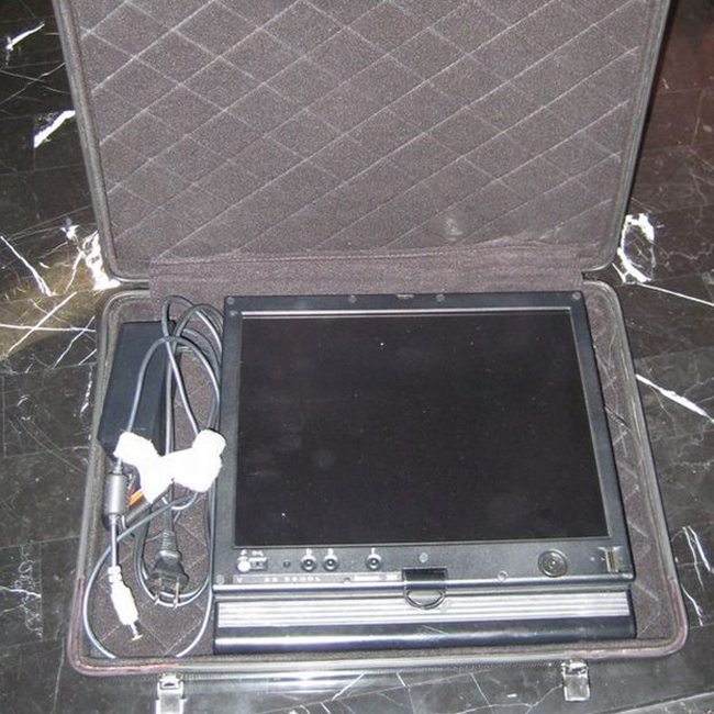 4-carbon-fiber-laptop-case.jpg